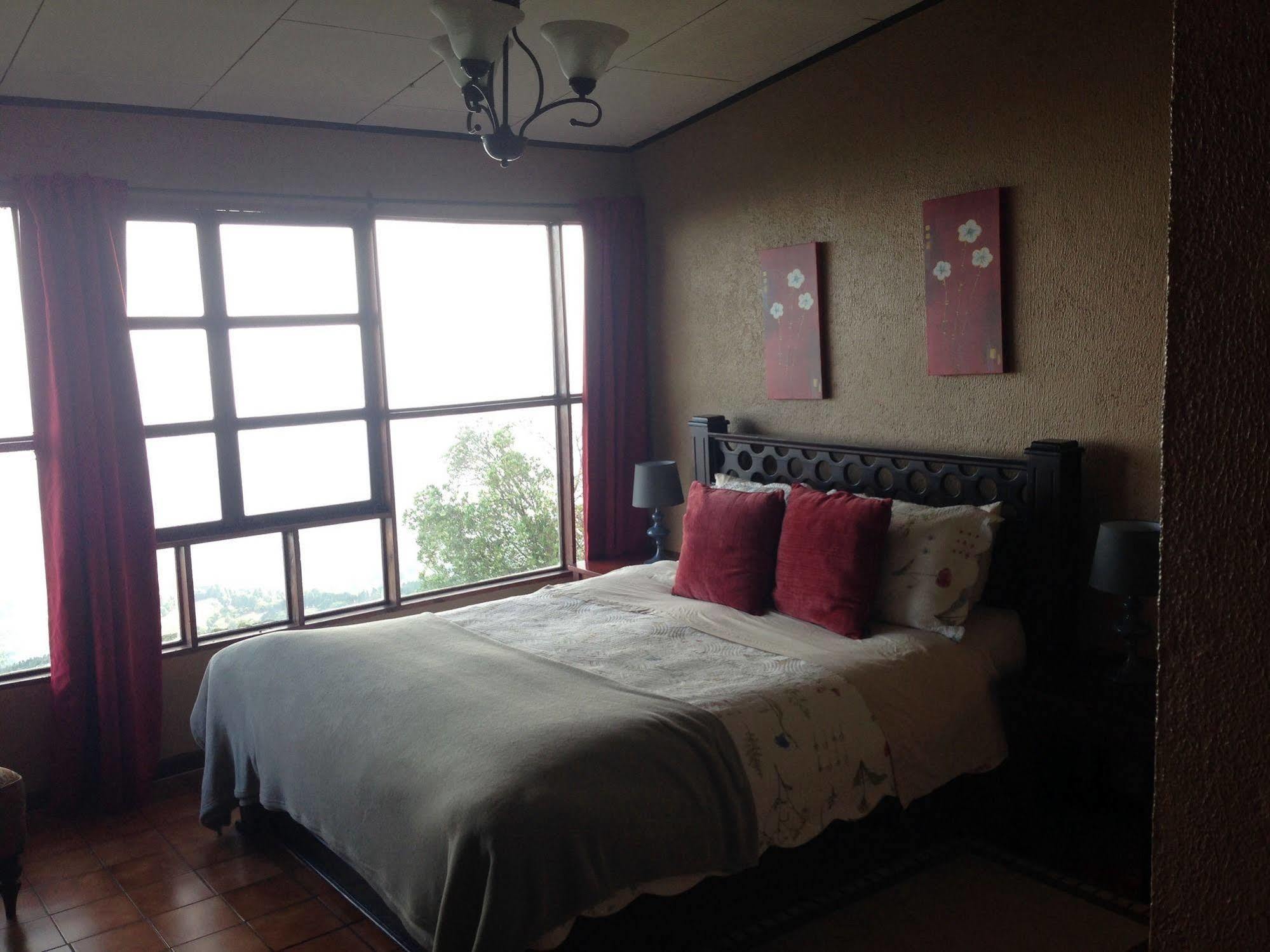 Poas Lodge Poasito エクステリア 写真